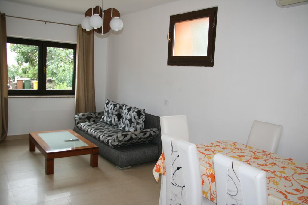 Apartments Karabaic Krk Krk Town Exterior foto